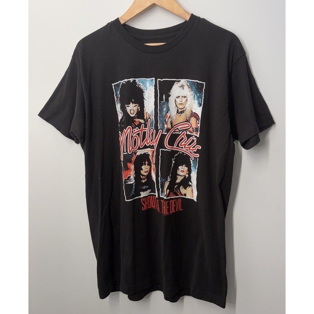 Motley Crue Shirt Shout At The Devil Graphic Tee Size Large American Classics